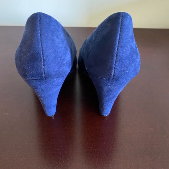 Saks Fifth Avenue Pumps 7,5 - Picture 3 of 4